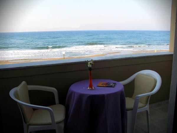 Golden Coast Seaside Apartments Rethymno  Exterior photo